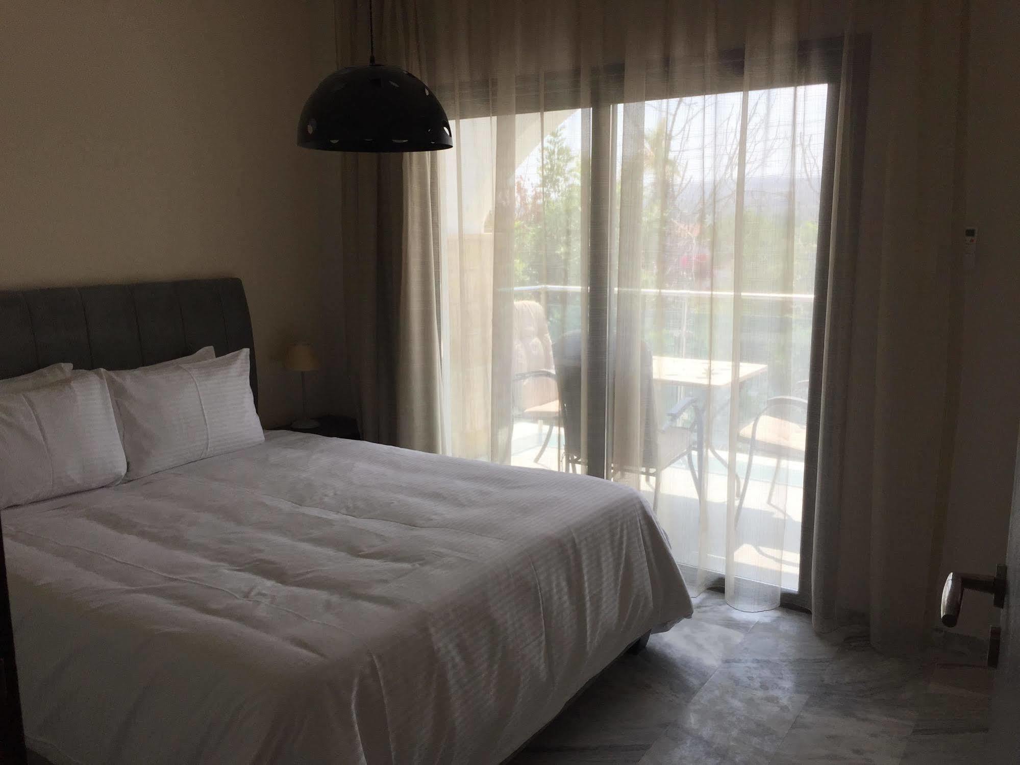 Latchi Escape Hotel And Suites Polis Esterno foto