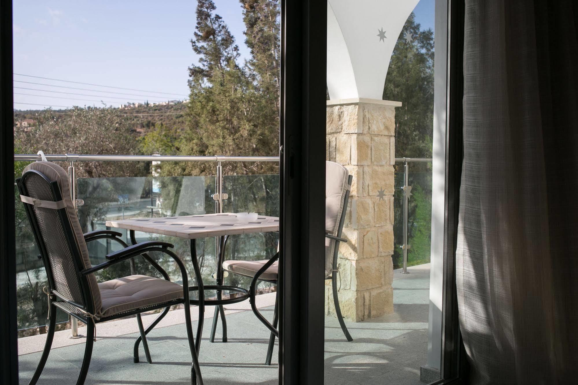 Latchi Escape Hotel And Suites Polis Esterno foto
